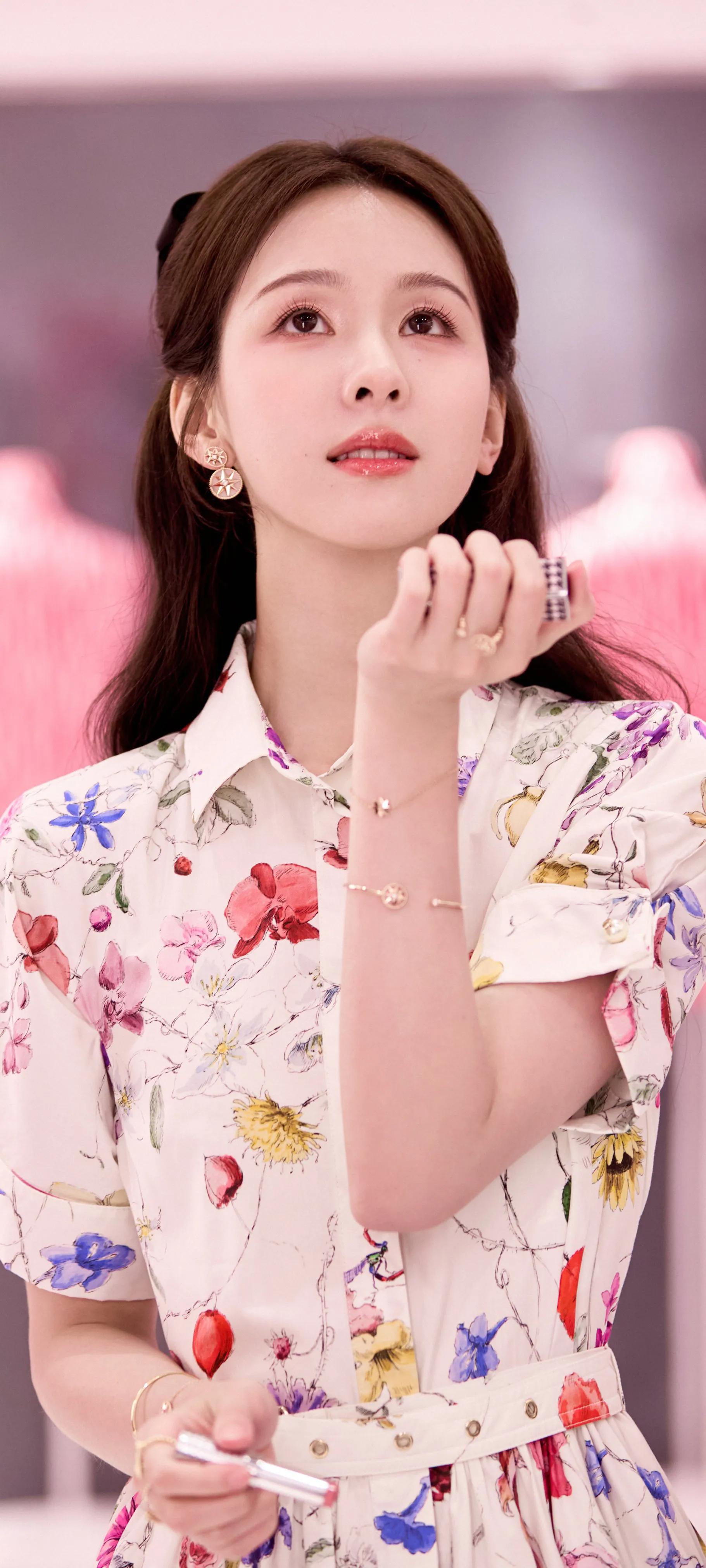 8888da32acc94a63bde3336e25e51c4a~tplv-tt-origin-web_gif.jpg